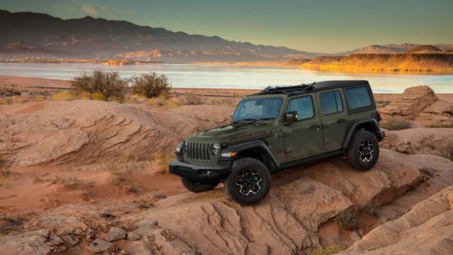 限定車「Jeep® Wrangler Rubicon Limited Edition with Sunrider Flip Top for Hardtop」を発表
