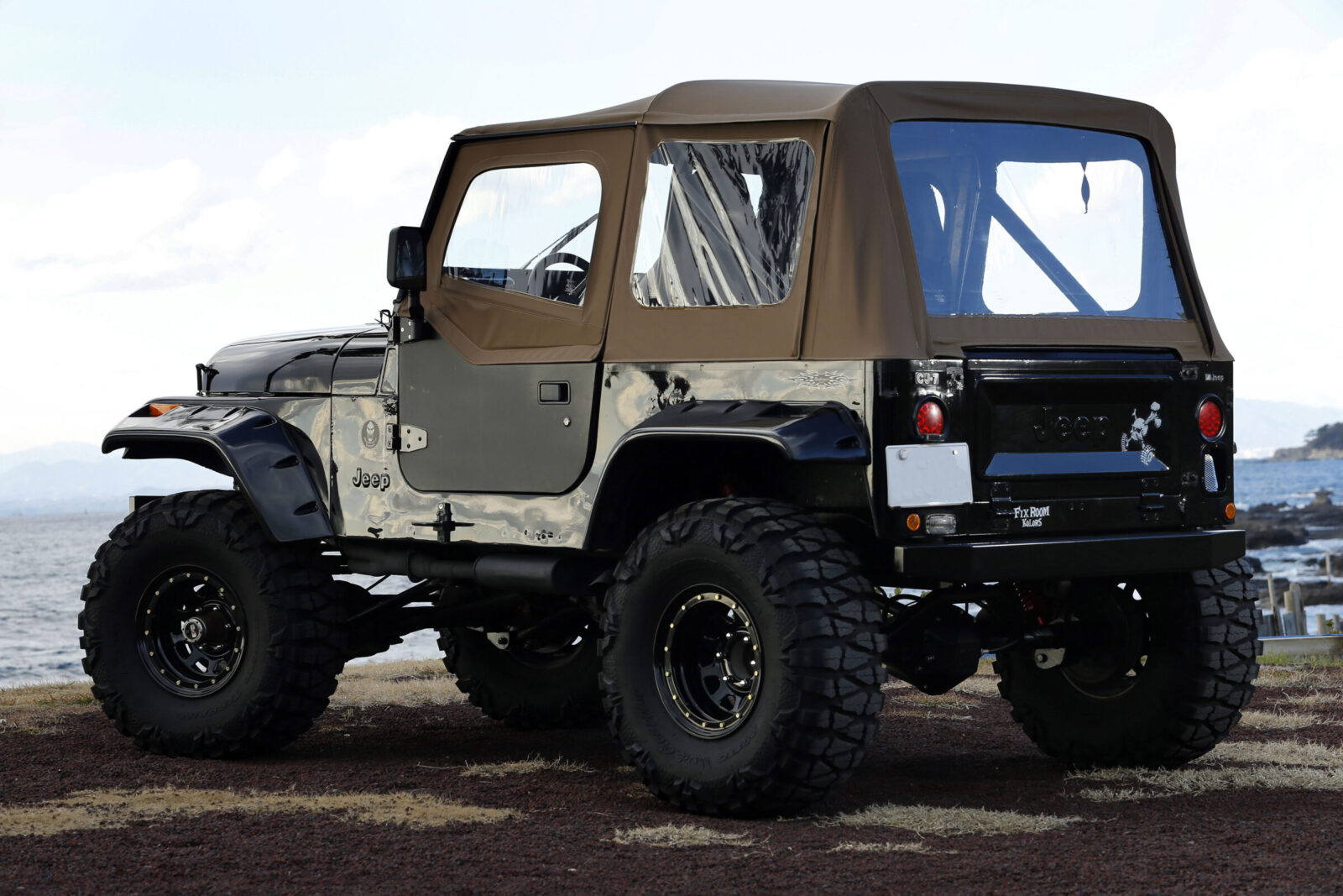 CJ-7 WRANGLER QUADRUPED今も高い人気を誇るCJはいつかは手に入れたいモデルだ。