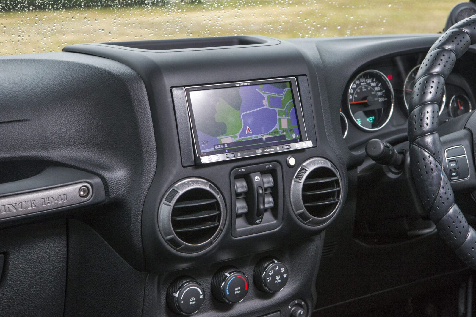 JK WRANGLER UNLIMITED SCT-XWD ハード系パーツのみならず、カーナビやバックカメラ装着もSCT-XWDの得意分野。困ったことがあったら、まずはお問い合わせを。