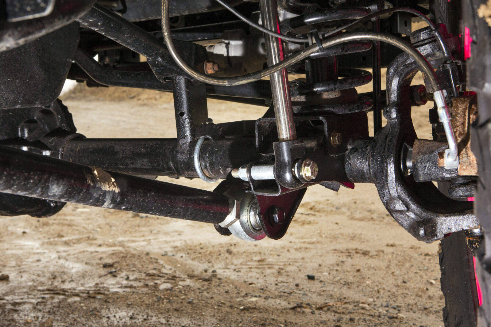 JK WRANGLER UNLIMITED SCT-XWD アクスル側にピロボールを採用したICONの4.5インチリフトアップキット。オンロードのコーナリングでも好印象を受けた。