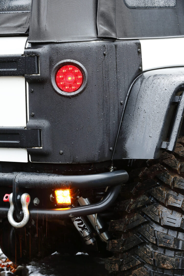 JK WRANGLER T&T ウインカーとストップランプはLEDをチョイス。