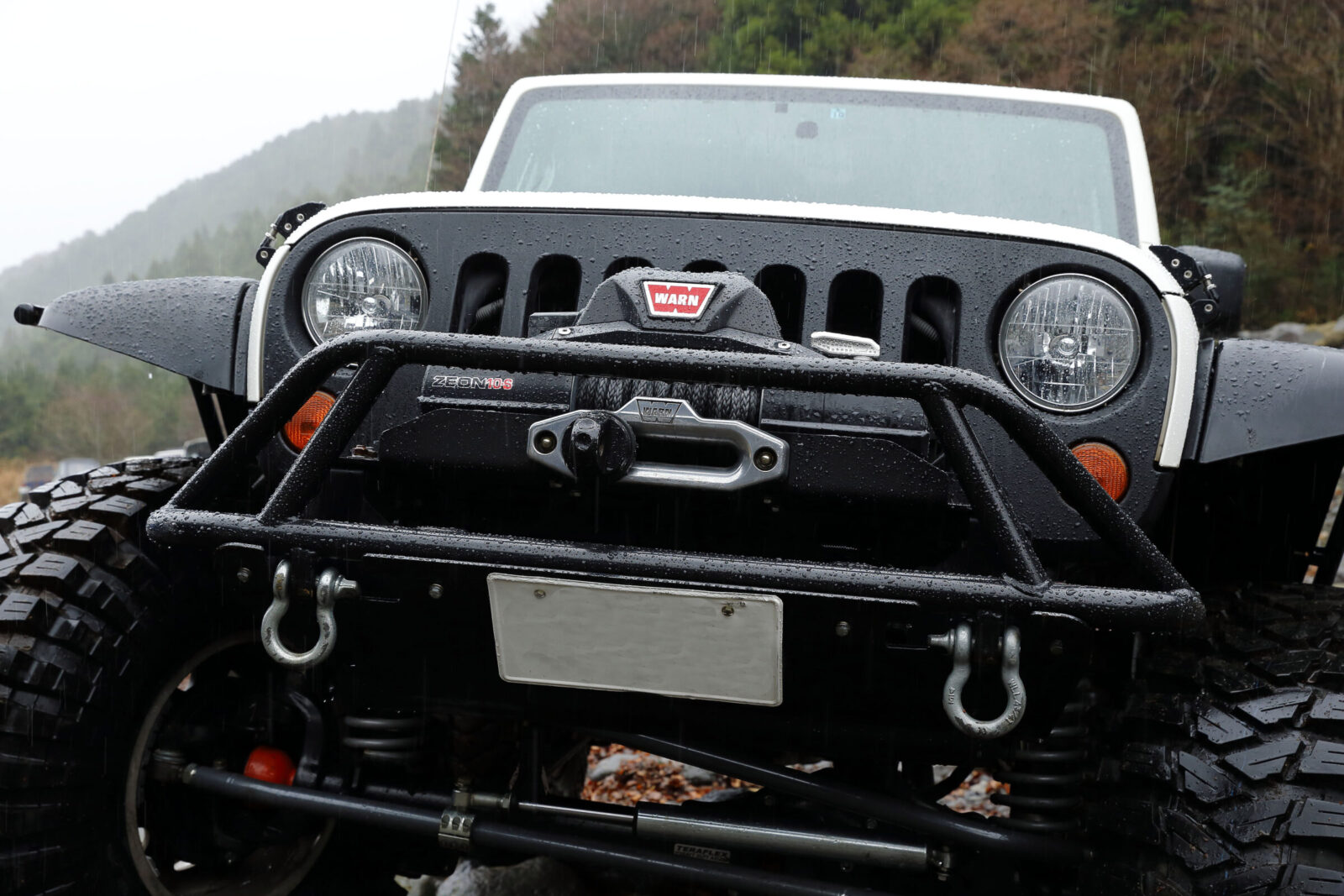 JK WRANGLER T&T ウインチはレスキュー時などにも必須の装備。