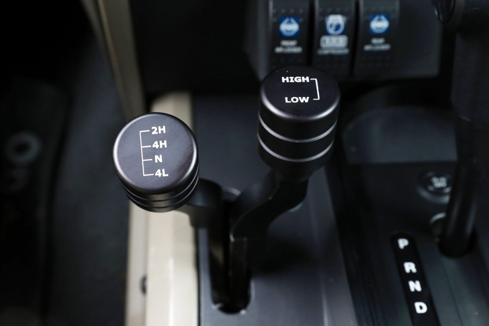 JK WRANGLER T&T ルビクローラーは純正ファーと合わせると7.5:1のローギアード走行が可能。ワンオフ加工で実用性も高める。