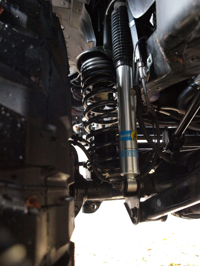 JK WRANGLER UNLIMITED RINEI AEV4.5インチアップコイルとBILSTEINショック、1インチコイルスペーサーのキット。
