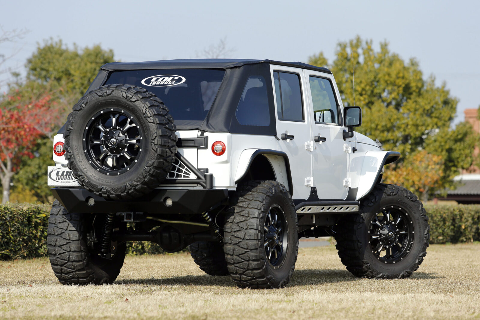 JK WRANGLER UNLIMITED TOP RANKAZ 「本物」だけが持つオーラをまとうアンリミテッドのバックショット。