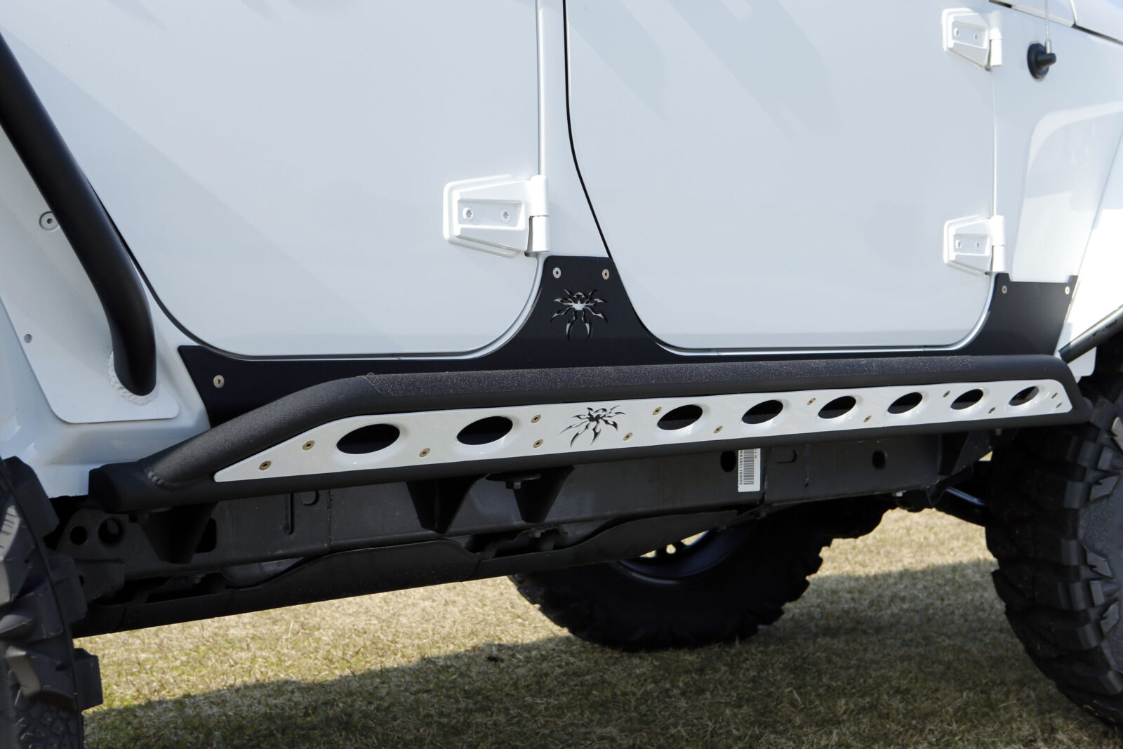 JK WRANGLER UNLIMITED TOP RANKAZ サイドはボディアーマーとステップを装着。