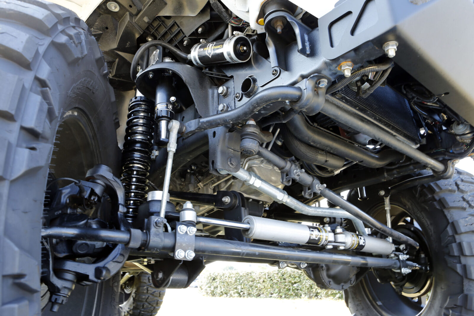 JK WRANGLER UNLIMITED TOP RANKAZ 前後のサスはICON製コイルオーバーに換装する。