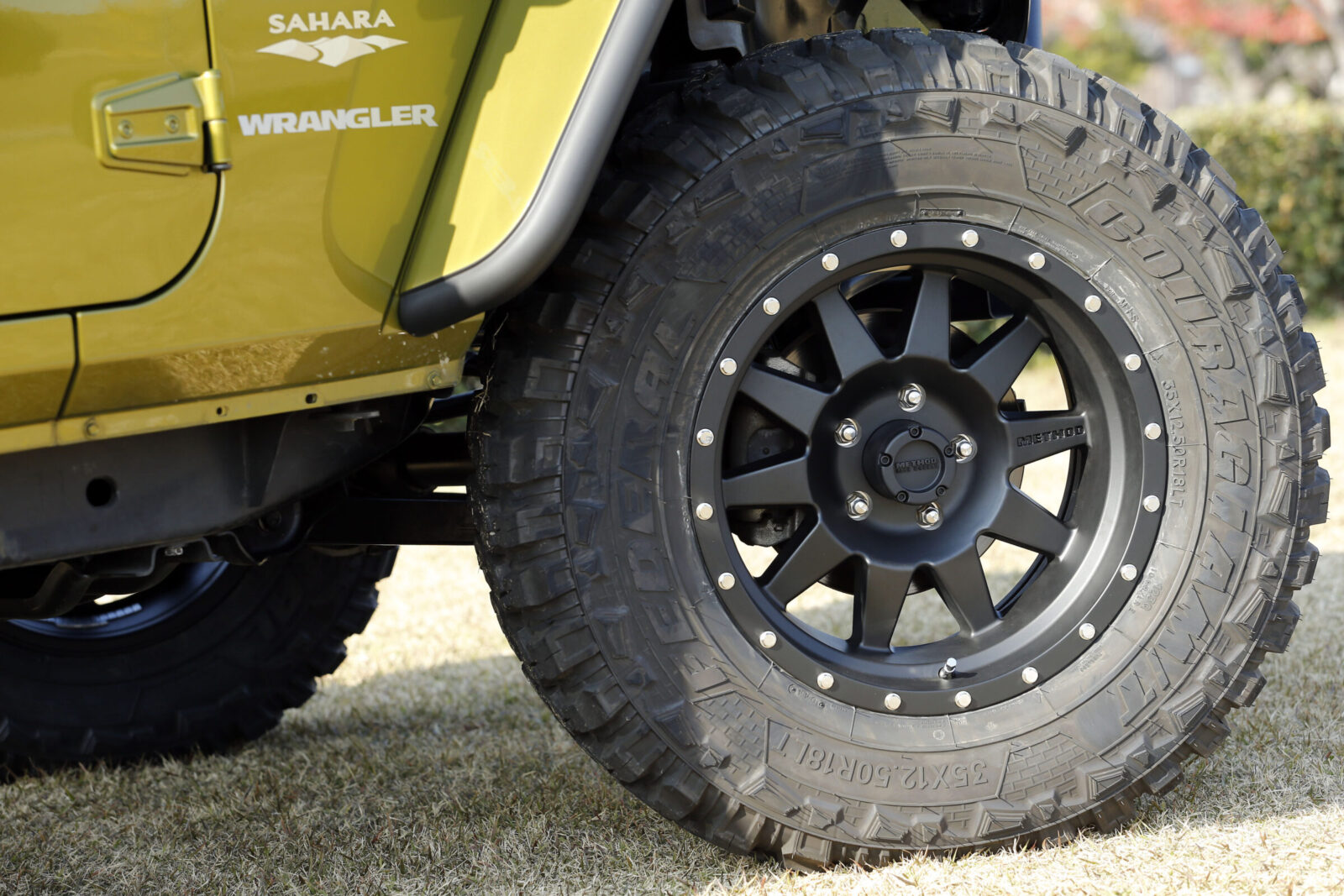 JK WRANGLER TOP RANKAZ ショートボディらしく18インチホイールにFEDERALの35インチをチョイス。