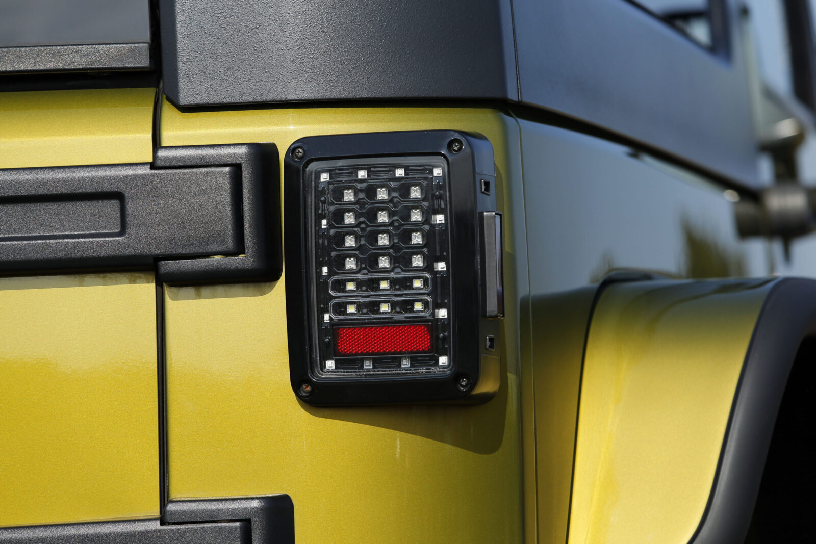 JK WRANGLER TOP RANKAZ インナーブラックのLEDランプはハイフラ対策済みなのでボルトオンで使える。