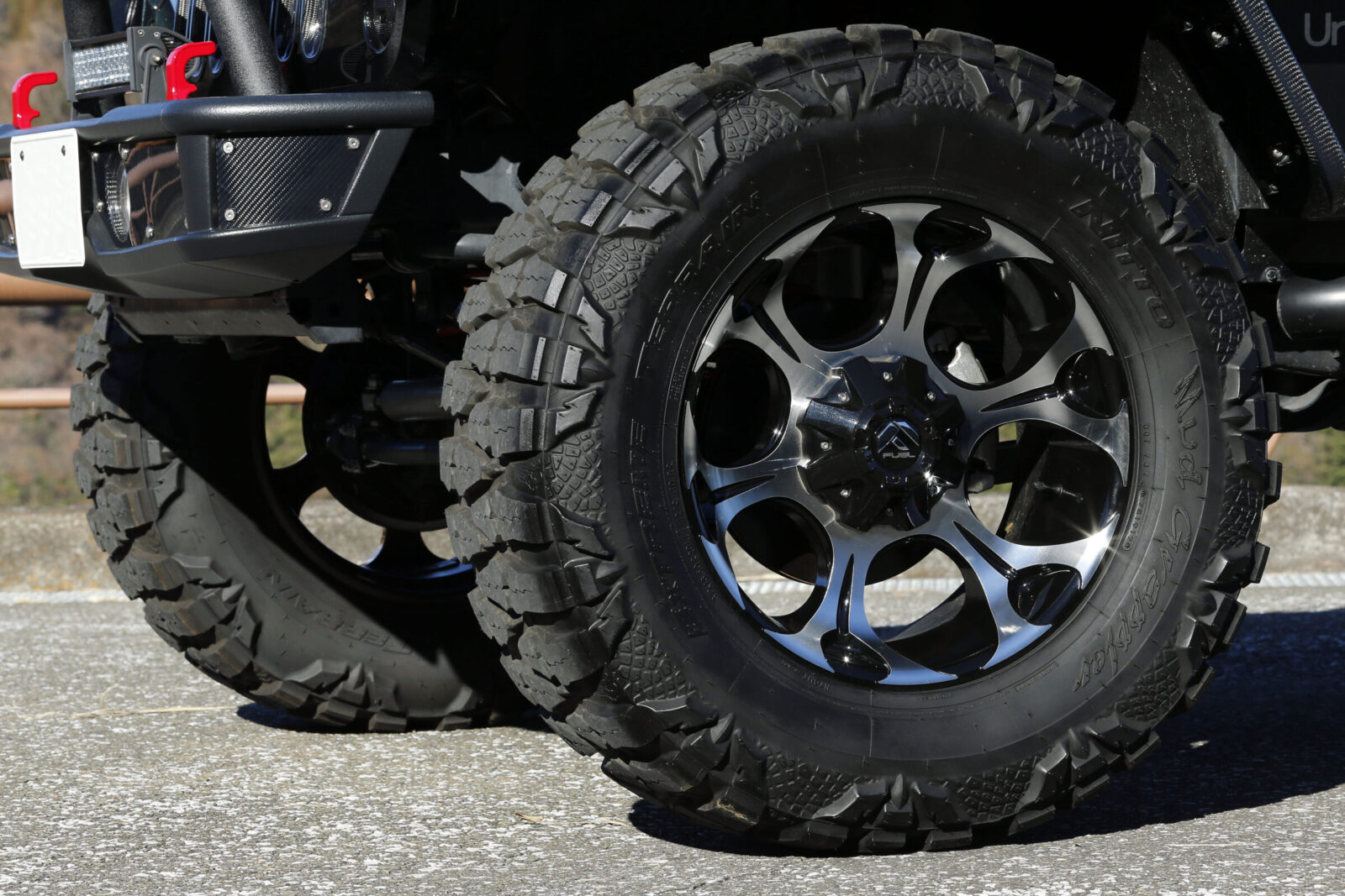 JK WRANGLER UNLIMITED WILD & MORE マッドグラップラーとオフロードデューンの組み合わせがワイルド。