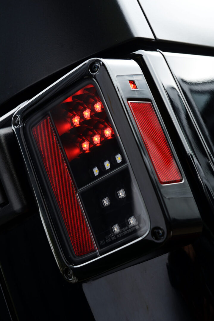 JK WRANGLER UNLIMITED TOP RANKAZ JK WRANGLER UNLIMITED TOP RANKAZ たSPYDER社のLEDテールランプキット。