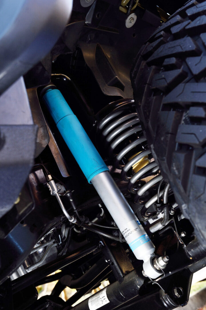 JK WRANGLER UNLIMITED STAGE-FOUR 足まわりはSFC(オリジナル)2.5インチコイルとSFCビルシュタインで構成。各種補正パーツにより高い操安性を実現している。
