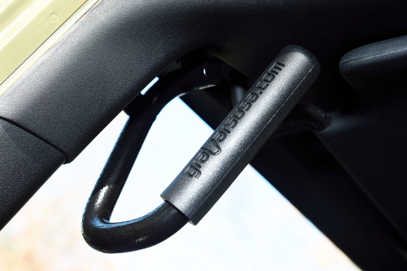JK WRANGLER UNLIMITED STAGE-FOUR THRONEのシートが適度なフィット感をもたらす。