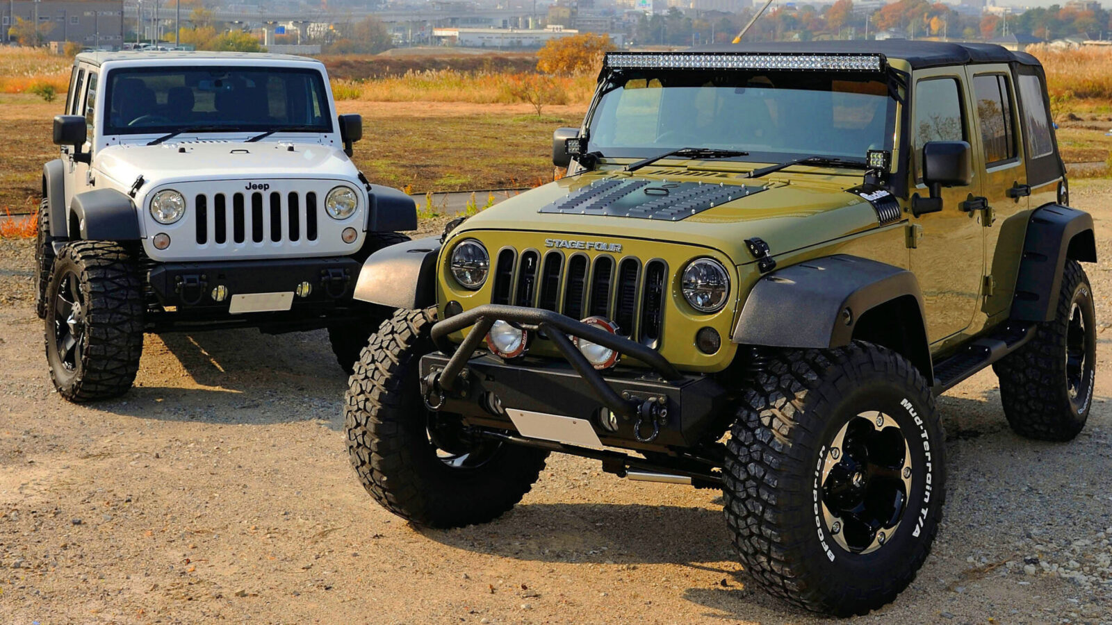 JK WRANGLER UNLIMITED SAHARA & SPORTS STAGE-FOUR