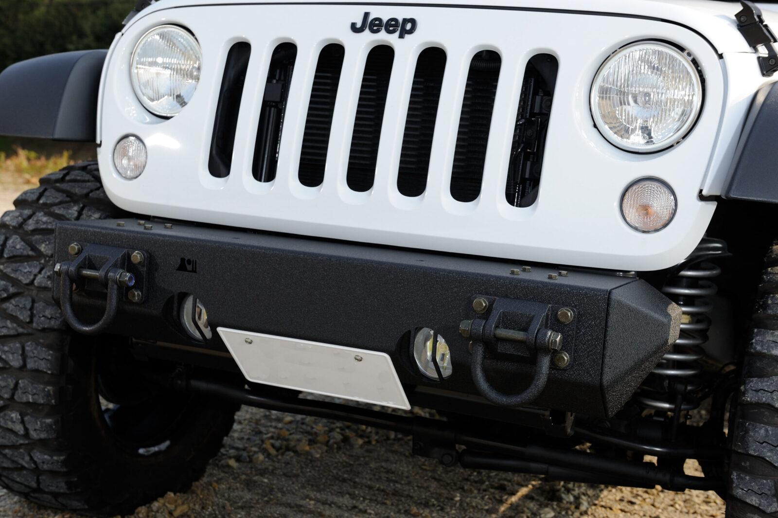 JK WRANGLER UNLIMITED SPORTS STAGE-FOUR FバンパーはRUGGED RIDGE。