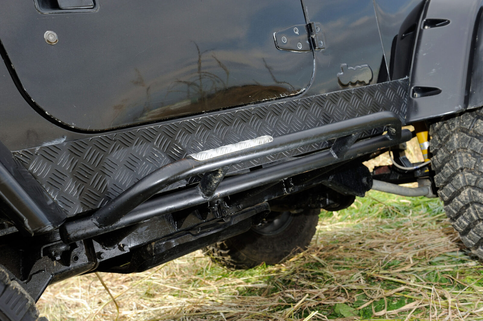 TJ WRANGLER SPRING ROAD スプリングロードオリジナルのロックスライダーを装備。