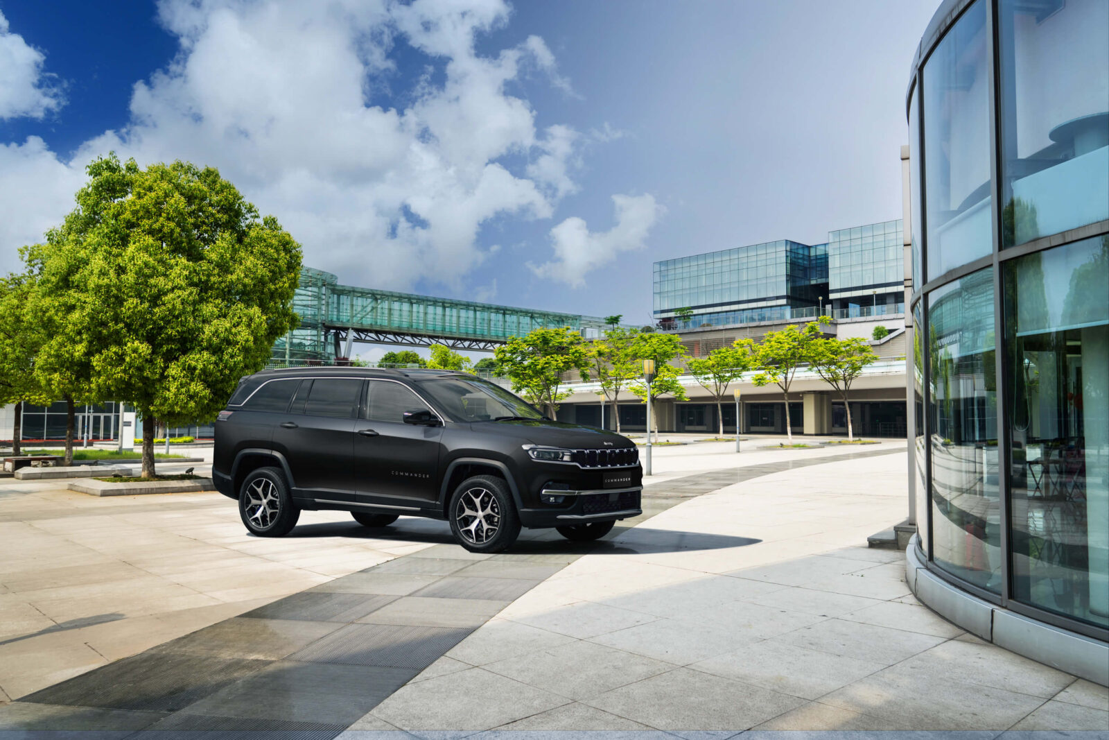 ジープ・コマンダー初の限定車 「Jeep® Commander Longitude」を発表