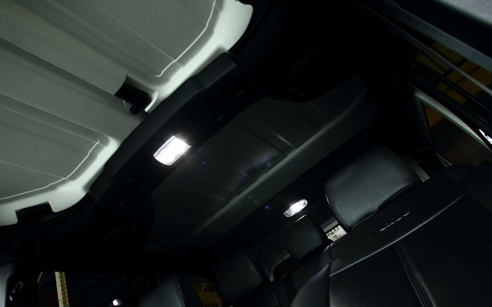 JK WRANGLER UNLIMITED JAOS ルームランプはLEDに変更してある。