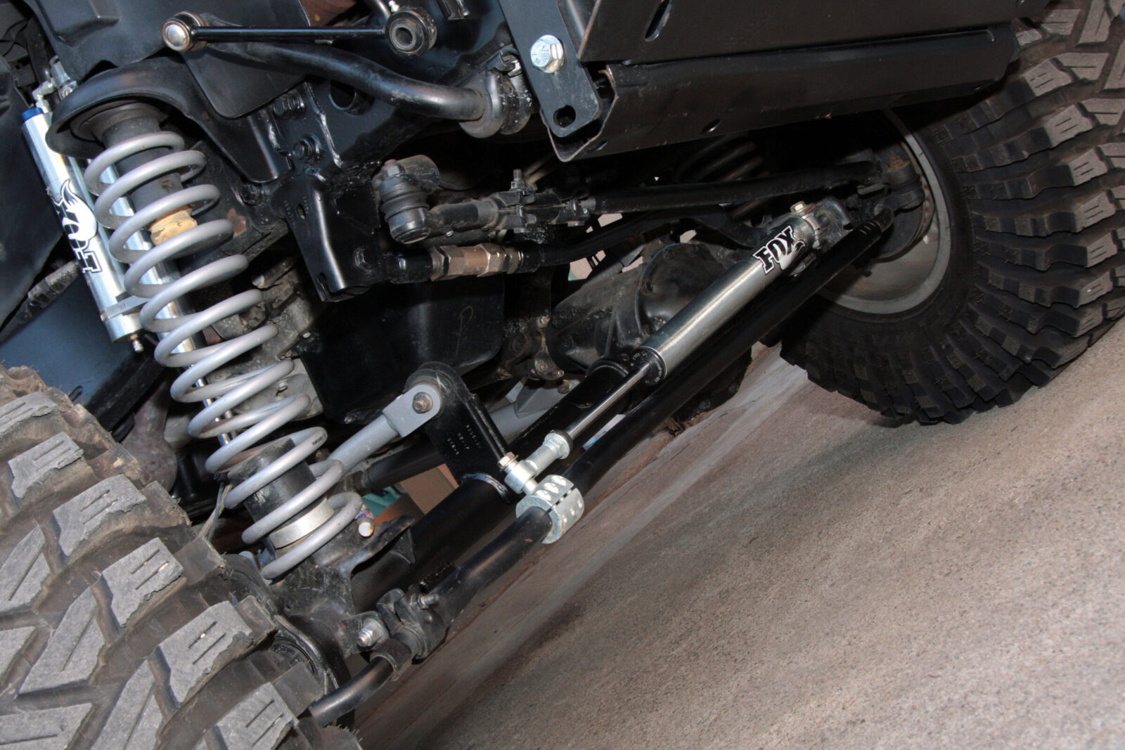 JK WRANGLER & TJ WRANGLER T&T キャンバーで限界まで足を伸ばした状態。