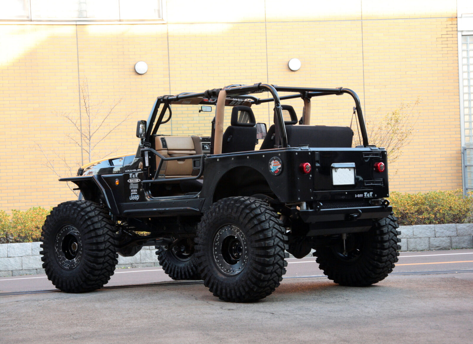 TJ WRANGLER T&T 外径40インチのタイヤはオフロードでは有効だが、使いこなすには全体的な性能の底上が必要だ。