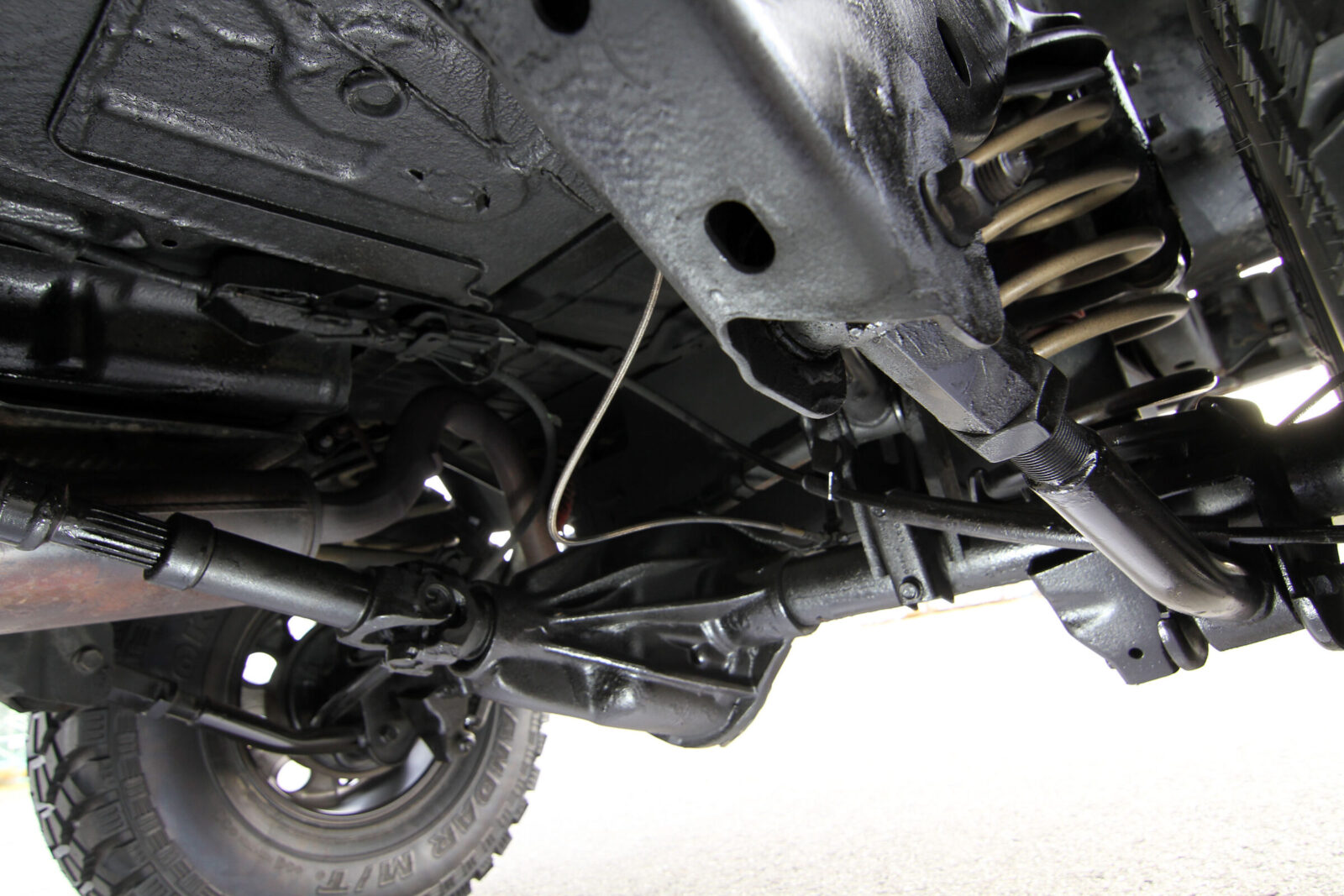 TJ WRANGLER BOOO BOO WORKS フロント同様、リアサスペンションもアッパー&ロアアームを変更。