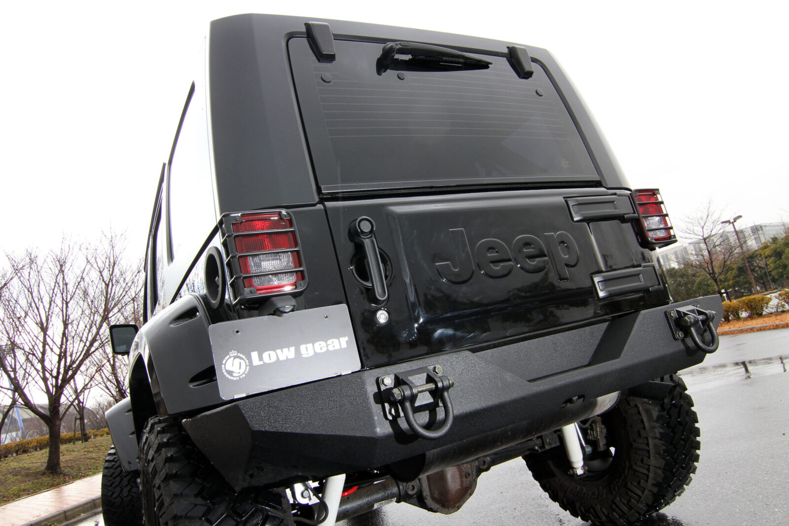 JK WRANGLER UNLIMITED LOW GEAR ラギッドリッチ・XHDリアバンパーを装着。