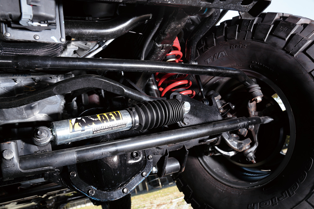 JK WRANGLER UNLIMITED RUBICON RINEI フロントはAEVのハイステアキットで機能性の追求を図る。