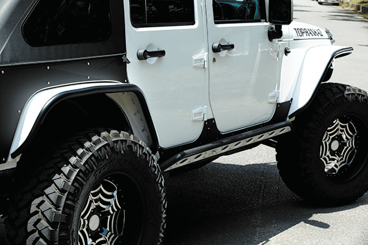 フェンダーの変更で軽快さを演出する。JK Wrangler Unlimited/ TOP RANKAZ