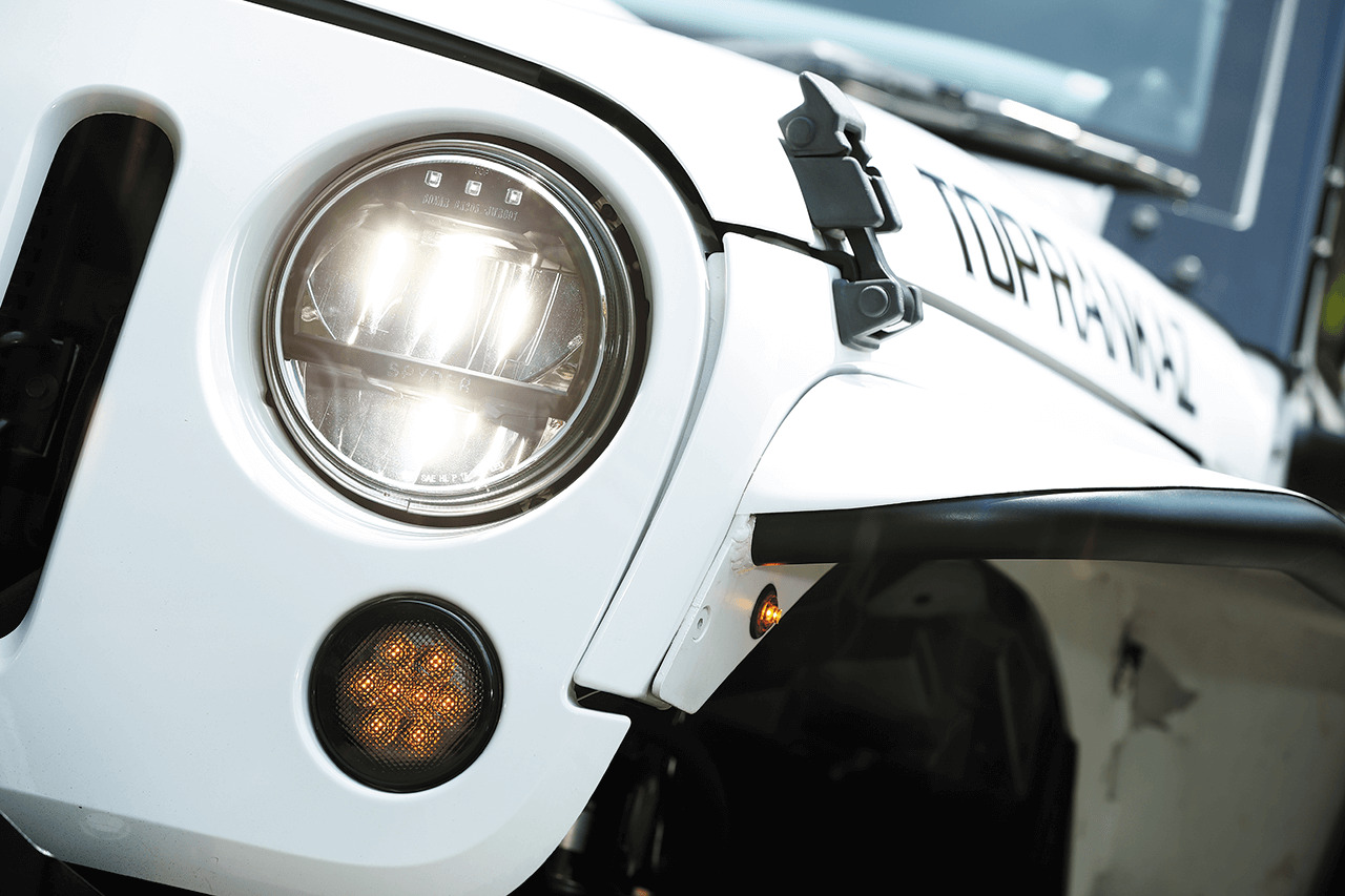 SPYDER製LEDヘッドライトが個性的なマスクをつくる。JK Wrangler Unlimited/ TOP RANKAZ