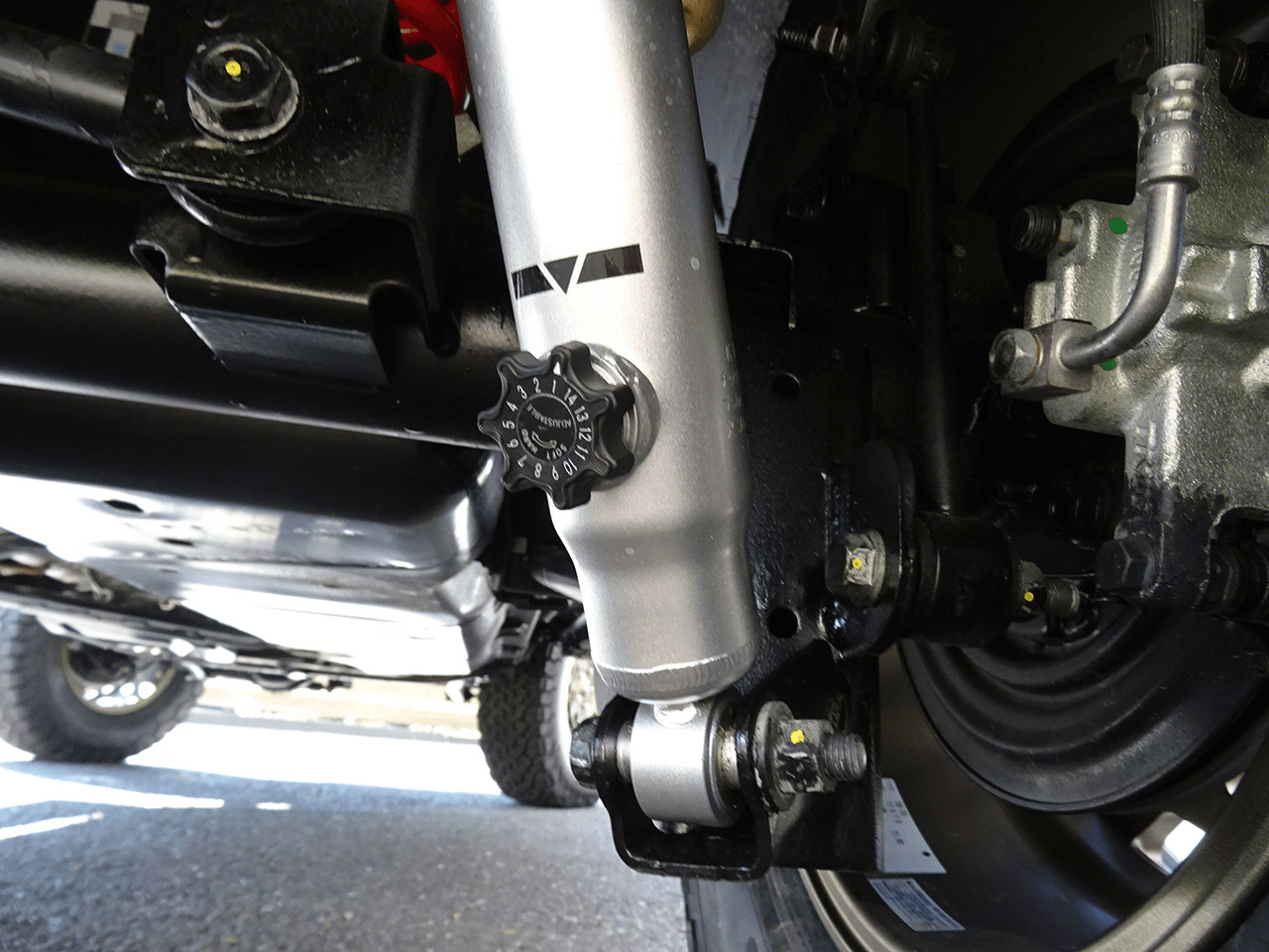 14段の調整式なので様々な状況にマッチする。JK Wrangler Unlimited / TIGER AUTO
