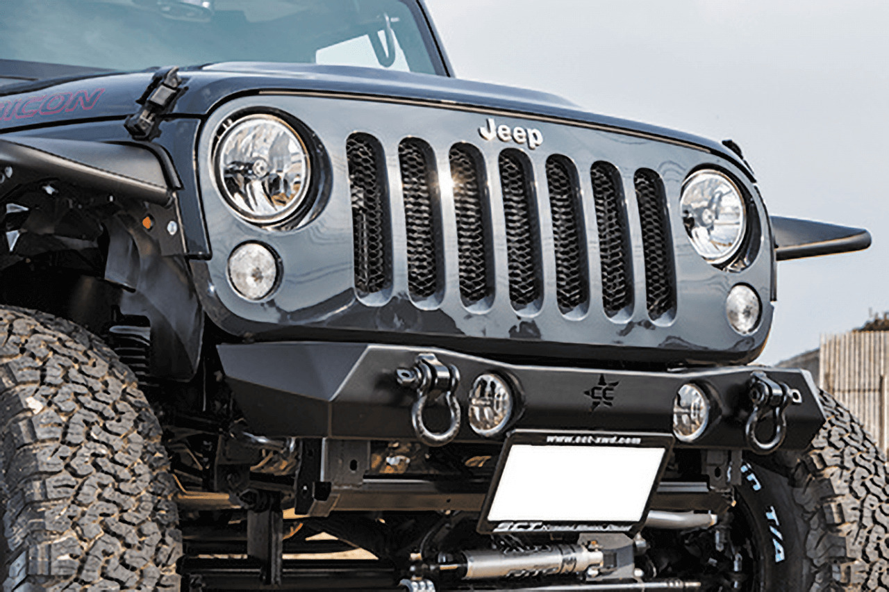 シンプルなクローラーコンセプト・ウルトラシリーズのフロントバンパー。JK WRANGLER UNLIMITED / SCT-XWD