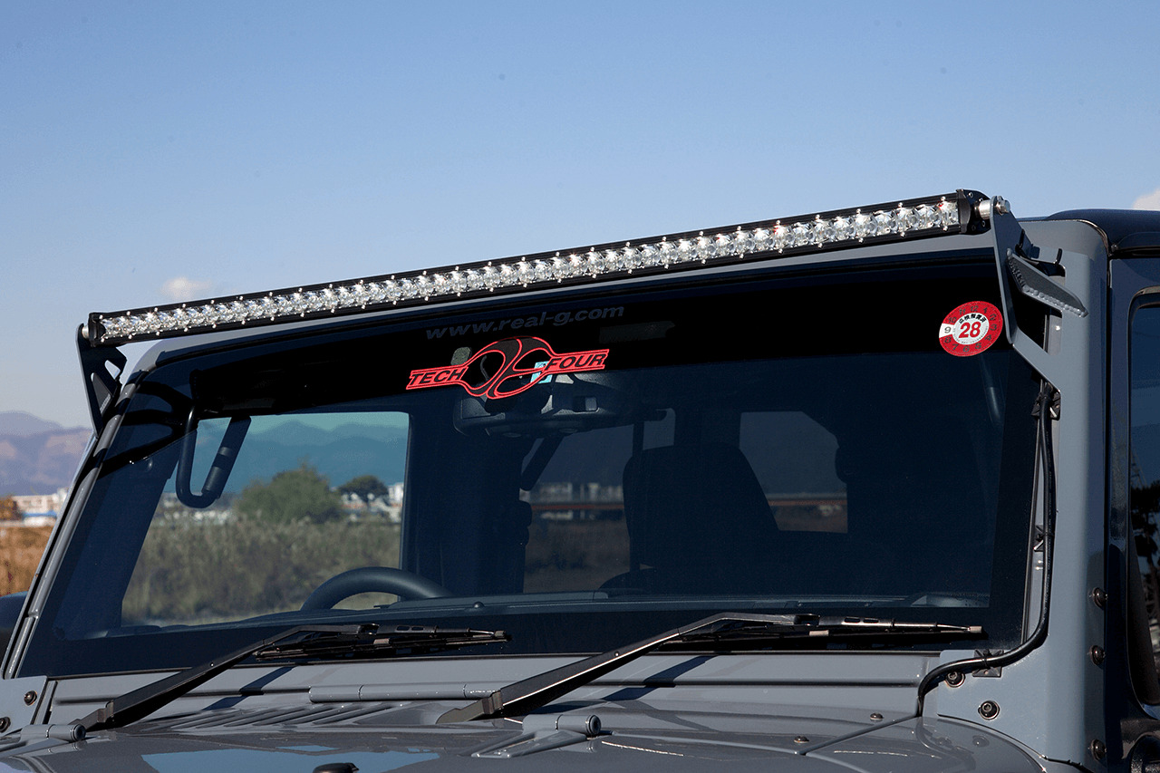 オリジナルのLEDライトバー50"もドレスアップ効果抜群。 JK Wrangler Unlimited / TECH FOUR