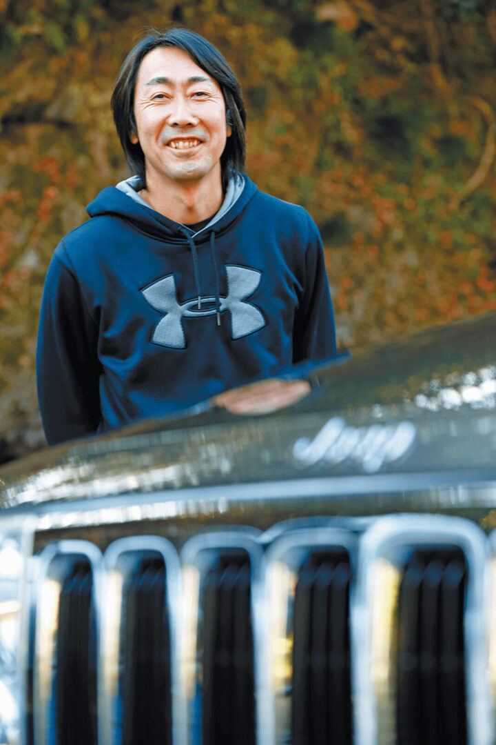 Fall leaves of Autumn Touring by Jeep