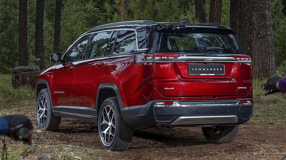GRAND CHEROKEE or COMMANDER, that is the question.