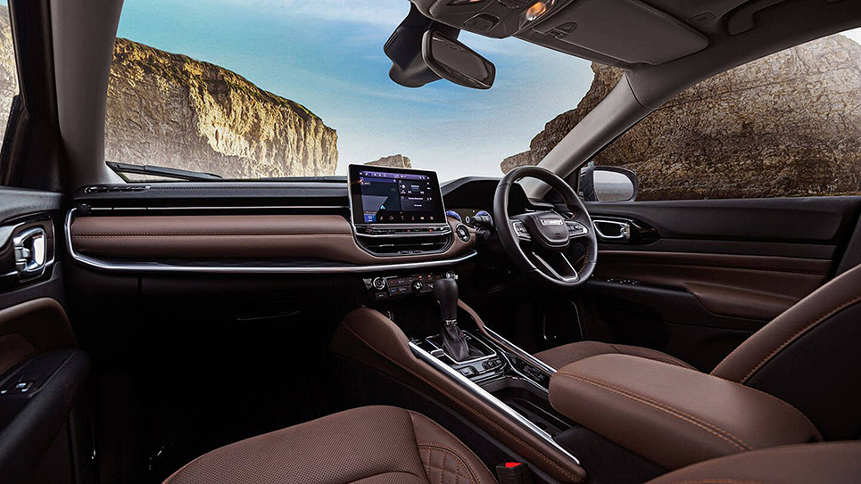 GRAND CHEROKEE or COMMANDER, that is the question.