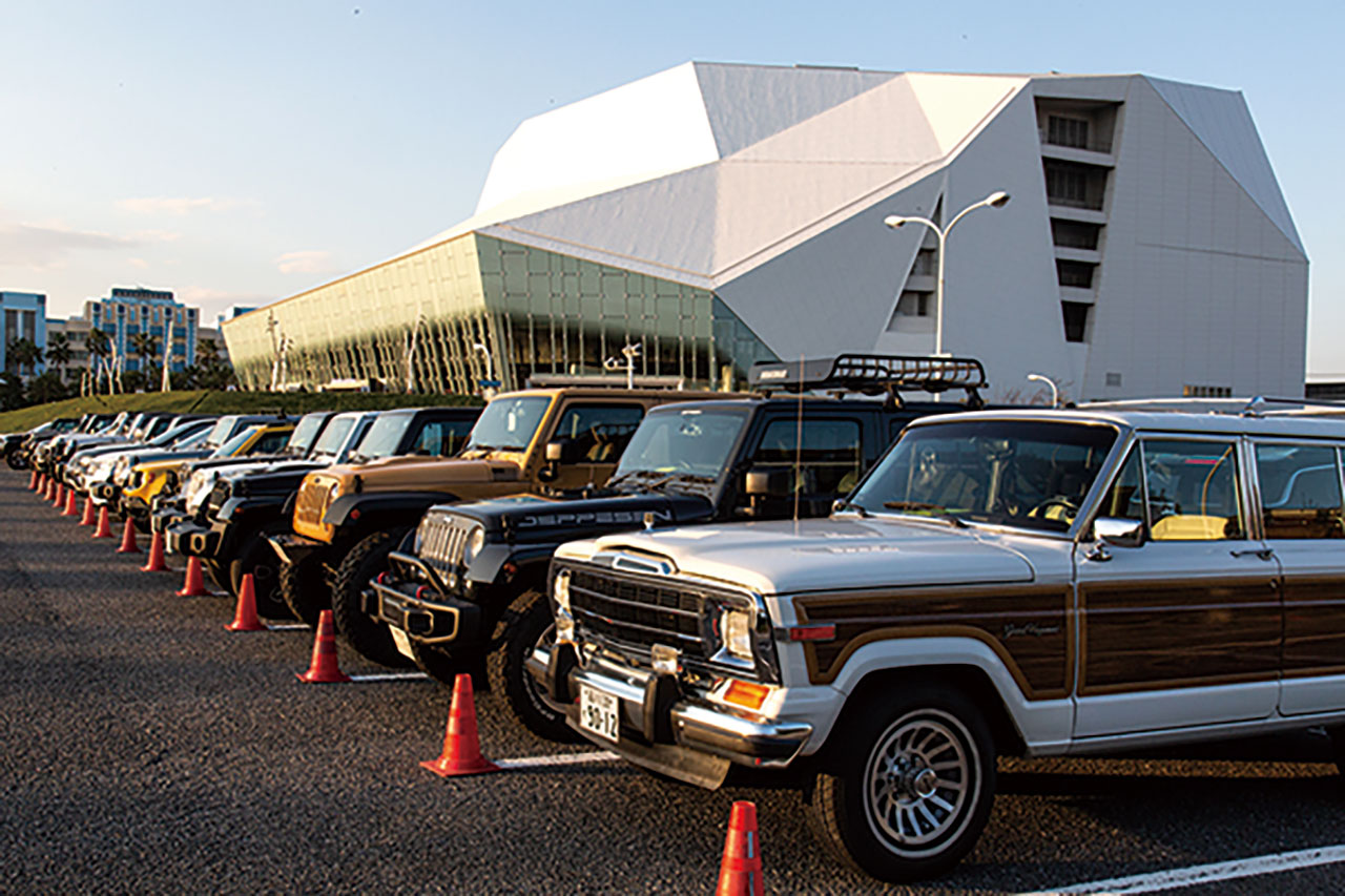 パーキングを埋め尽くす歴代Jeep®シリーズ