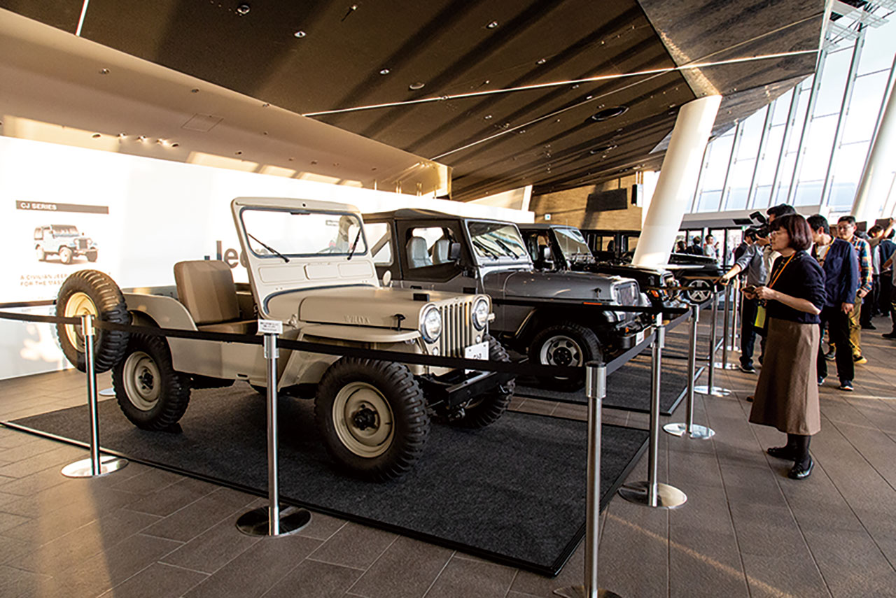 エントランスを潜ると「CJ-7」「YJ」「TJ」「JK」といった歴代モデルが迎えてくれた。もちろんJeep®シリーズのルーツとなるウイリスも展示されていた。