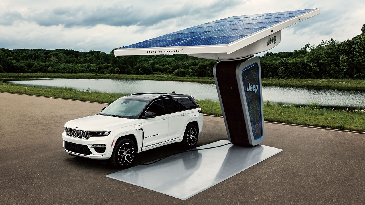 次世代への進化を象徴するプラグインハイブリッド(Jeep® Grand Cherokee 4xe)