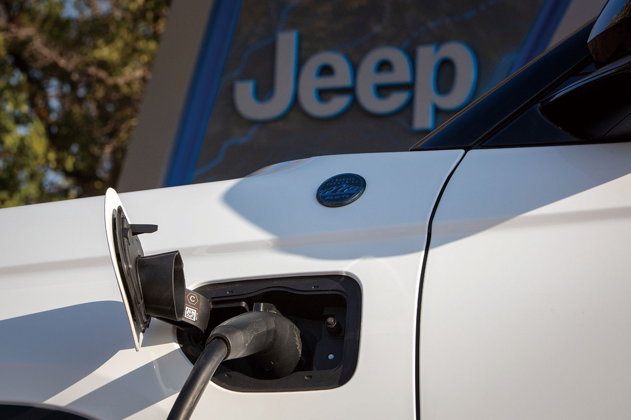 次世代への進化を象徴するプラグインハイブリッド(Jeep® Grand Cherokee 4xe)